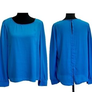 Blue long sleeve flowy crewneck blouse🇨🇦